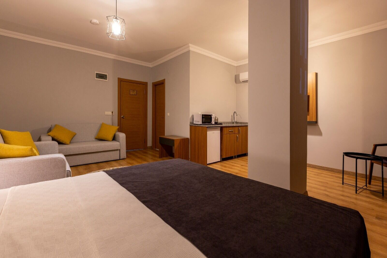 Bedroom 4, Business Hotel Antalya, Antalya