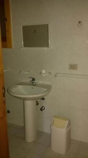 Bathroom, Lu Podere, Lecce