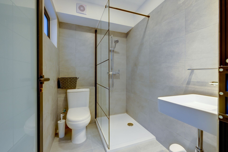 Bathroom, Central and Cosy 2BR Apartment in Valletta