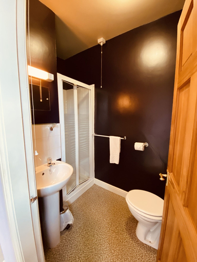 Bathroom 2, Kings Head Hotel, North Yorkshire