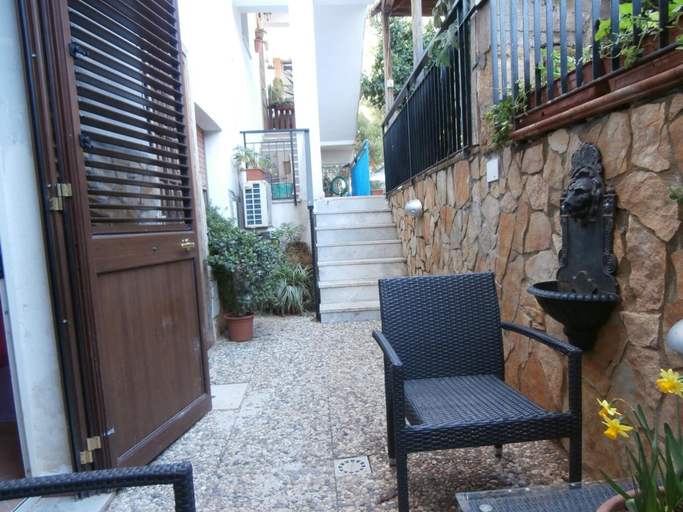 Others 5, Busalacchi B&B, Palermo
