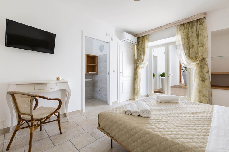 Bedroom 3, 1911 B&B I Tarocchi - Camera Matrimoniale La Luna, Lecce