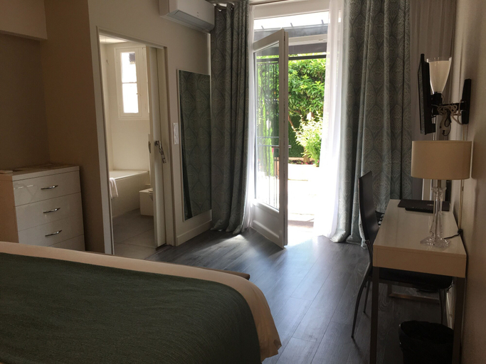 Bedroom 3, Hotel Molière, Alpes-Maritimes