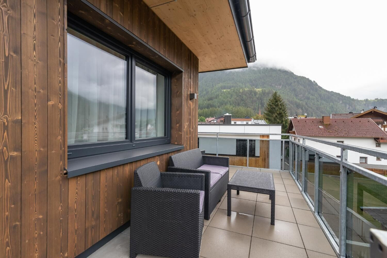 Others 4, A CASA Elegance, Imst