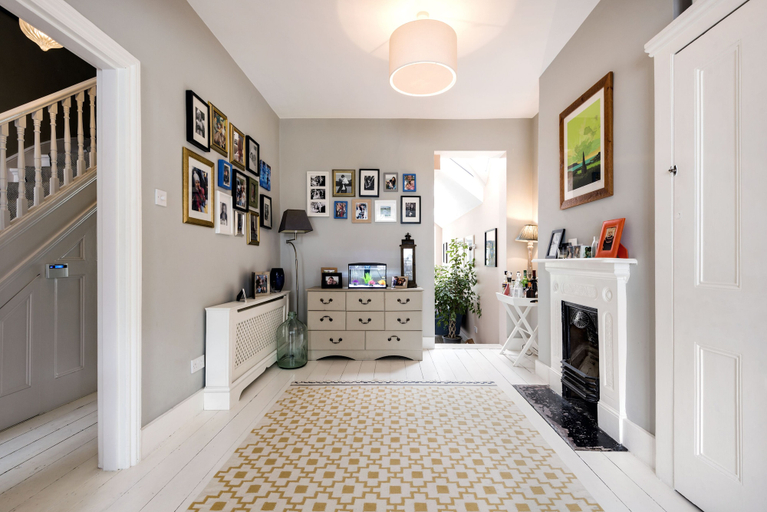 Others 4, Spectacular Shepherds Bush Home Close to Westfield, London