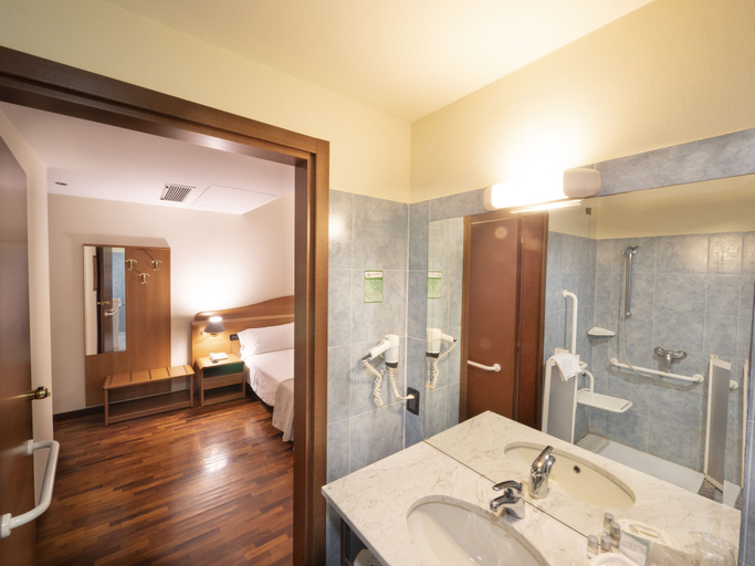 Bathroom 4, Hotel Il Duca D'Este, Ferrara