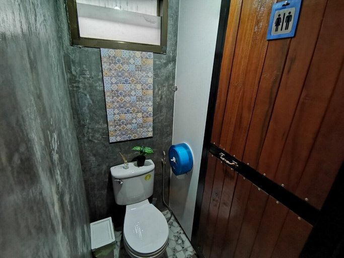 Bathroom 3, Gardenroom Home Stay and Cafe Suvarnabhumi, Lat Krabang