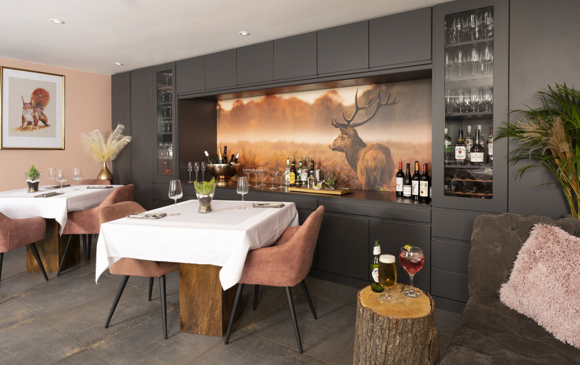 Food & Drinks 4, Stay at-FL, West Sussex