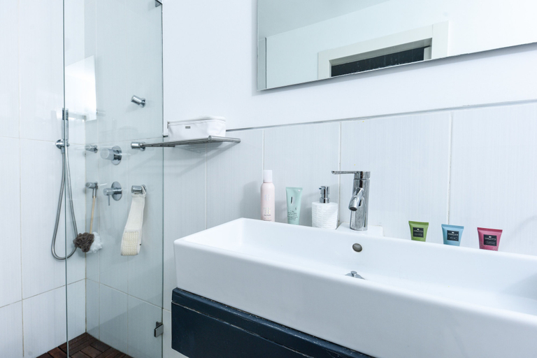 Bathroom 4, Beautiful Interior with Private Outdoor