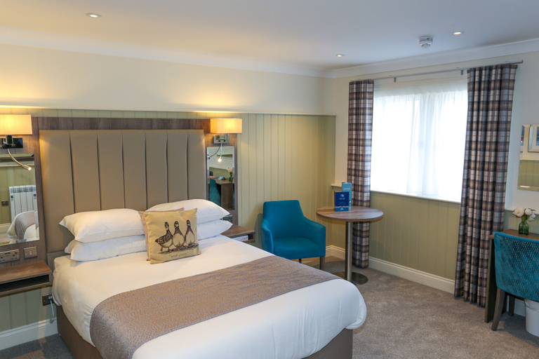 Bedroom 2, Duck Bay Hotel, Argyll and Bute