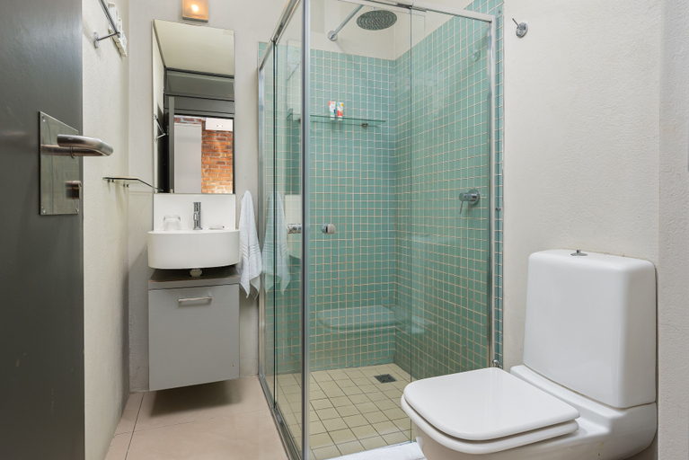 Bathroom, Metropolis 806, City of Cape Town