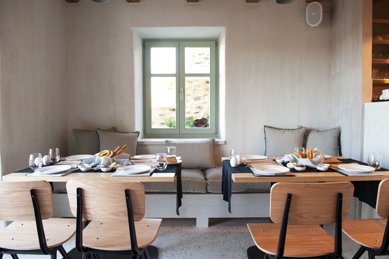 Food & Drinks 5, Ruga of Vamvakou Homes, Peloponnese