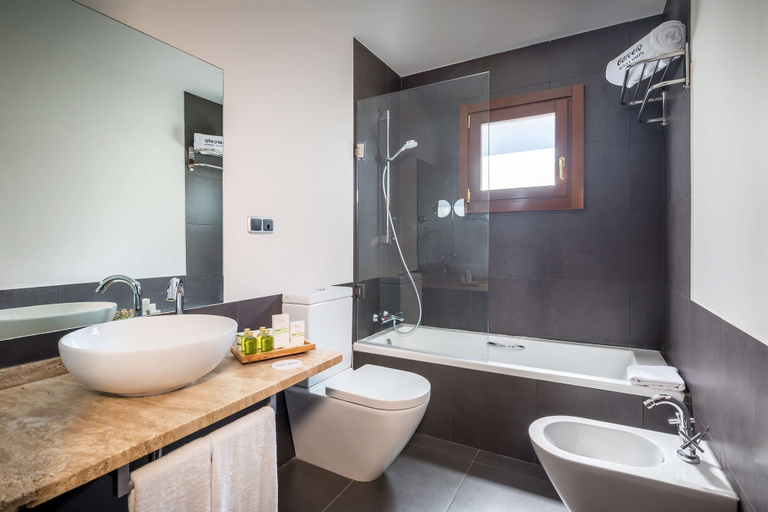 Bathroom 5, Barcelo Aracena, Huelva