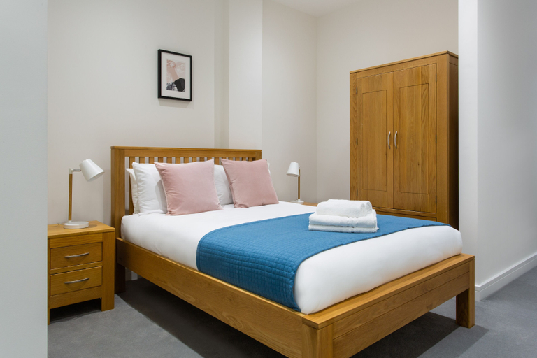 Bedroom 5, Queens Park by Viridian Apartments, London