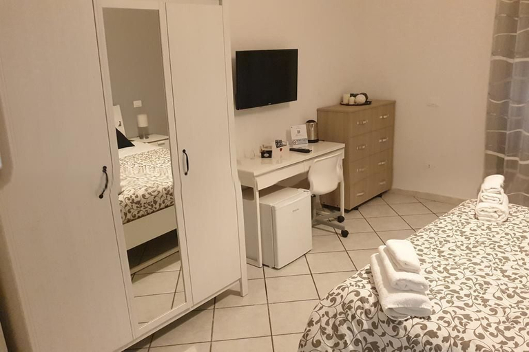 Bedroom 4, 'O Vic' Stritt, Napoli