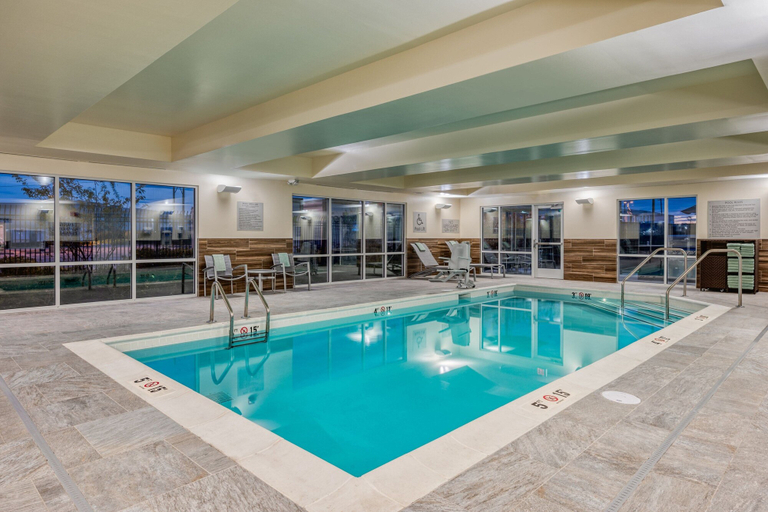 Sport & Beauty 5, TownePlace Suites by Marriott Indianapolis Airport, Indianapolis