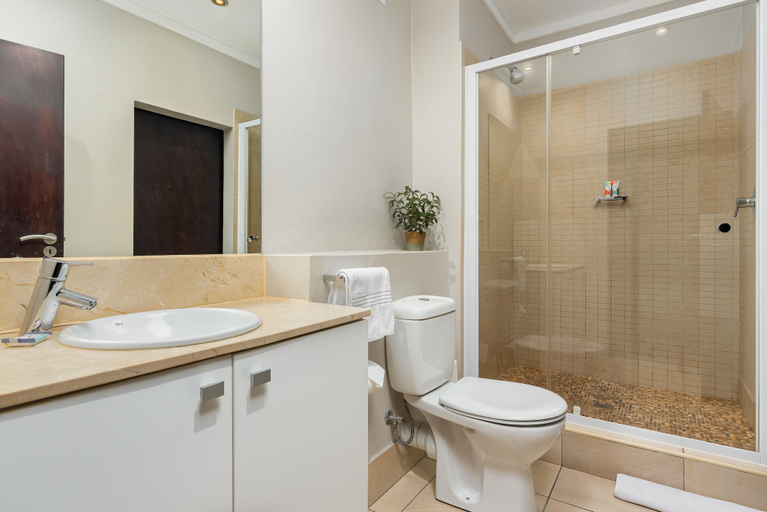 Bathroom 4, Icon 1402, City of Cape Town