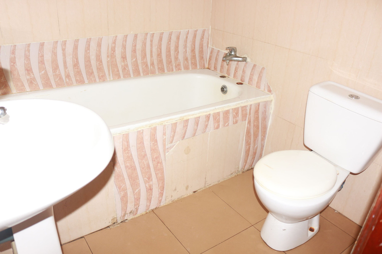 Bathroom 3, Afara Castle Hotel, Calabar