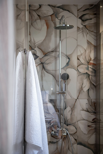 Bathroom 5, Al Daliani Minaret Rooms, Crete