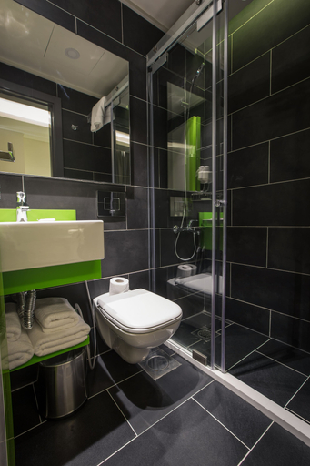 Bathroom 3, Studio 44, Beirut