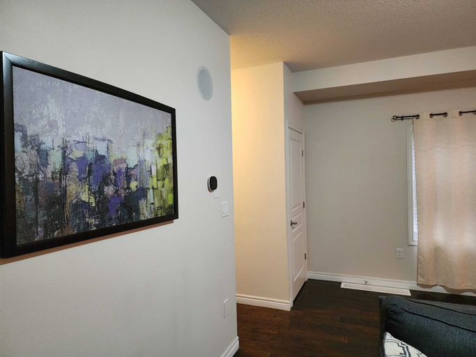 Others 5, Beautiful Three Bedroom House, Waterloo