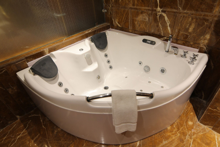 Bathroom 5, Udman Hotel Haridwar, Dehradun