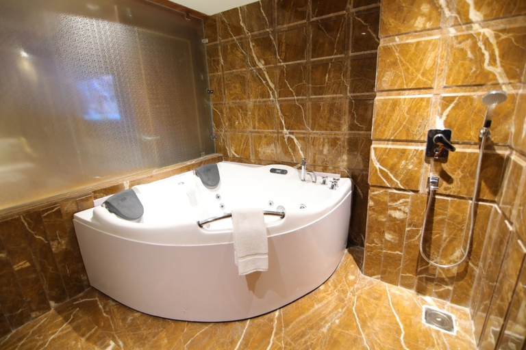 Bathroom 5, Udman Hotel Haridwar, Dehradun