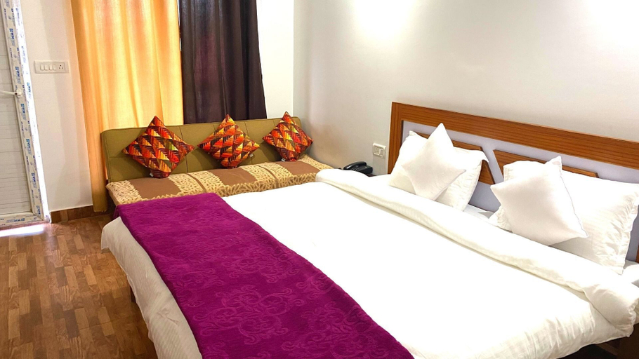 Bedroom 2, Country Holidays Himalayan View Cottages Mukteshwar, Nainital
