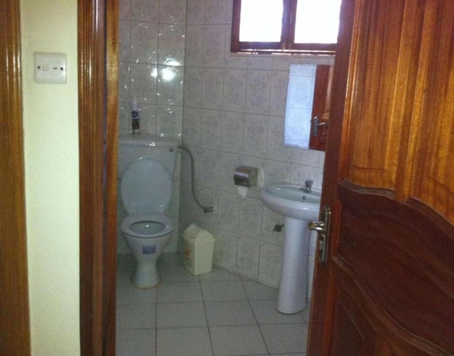 Bathroom 3, Prestige Resort Cottages, Entebbe