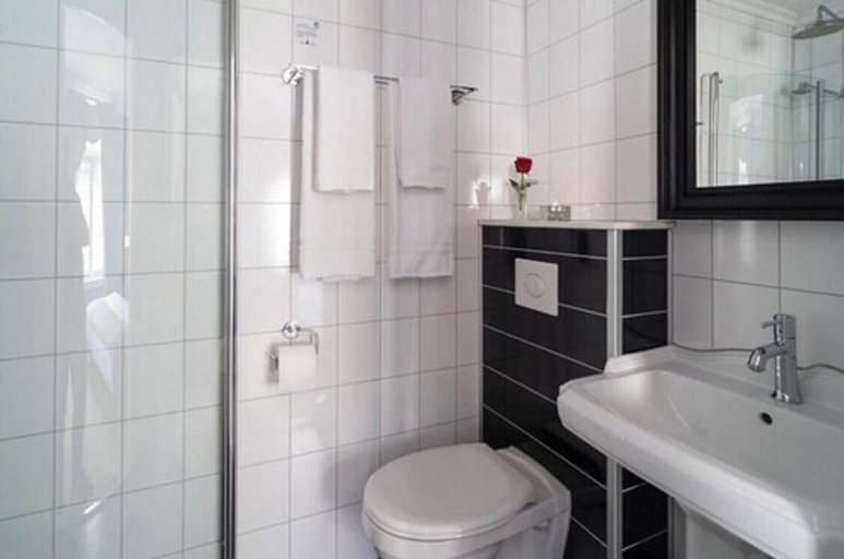 Bathroom 5, Grand Hotell Flekkefjord, Flekkefjord