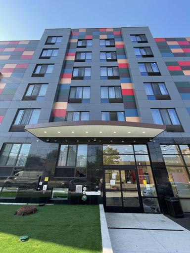 Exterior & Views 2, Super 8 by Wyndham Brooklyn Williamsburg, New York