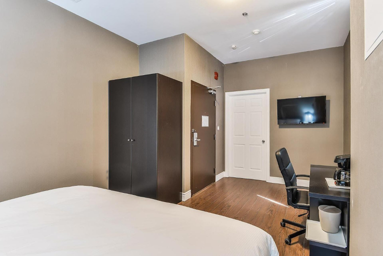 Bedroom 3, Nu Hotel Toronto, Peel