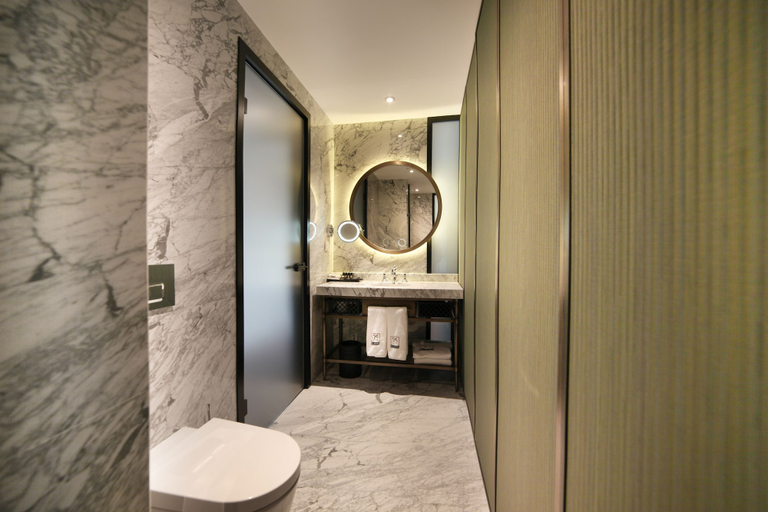 Bathroom 5, 39 Kalamis Marina Hotel, Kadıköy