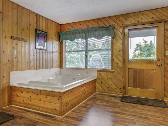 Bathroom 4, Leconte View 1 by Jackson Mountain Rentals, Sevier
