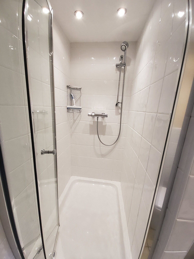 Bathroom 3, Saltburn Holidays Primrose Cottage, Redcar and Cleveland