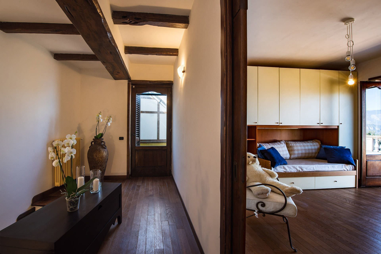 Bedroom 3, Villa Pandora, Napoli