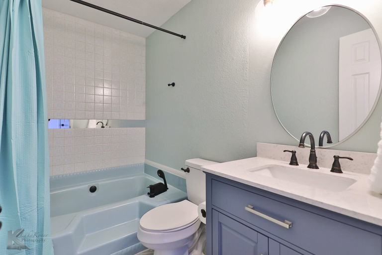 Bathroom 4, Lazy Boho Resort, Jones