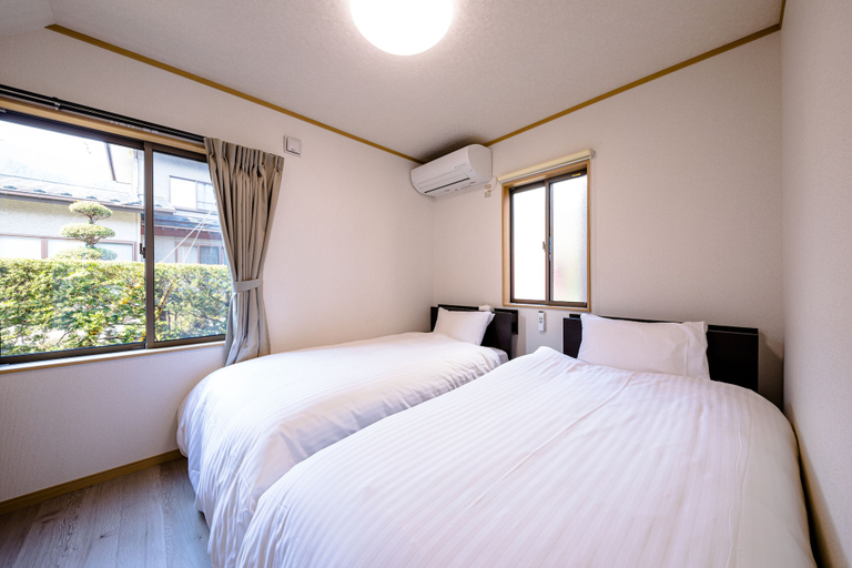 Bedroom 2, Fraku-Poodle, Fujikawaguchiko