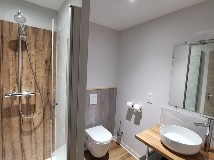 Bathroom 3, Malicorn' Appart-hôtel, Sarthe