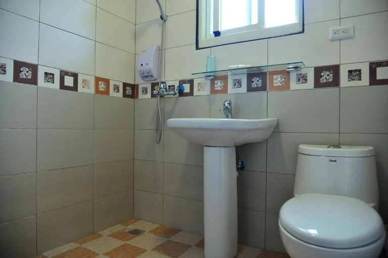 Bathroom, Happy feet Youth B&B, Hualien