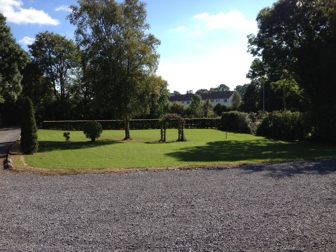 Others 5, Carrick Villa