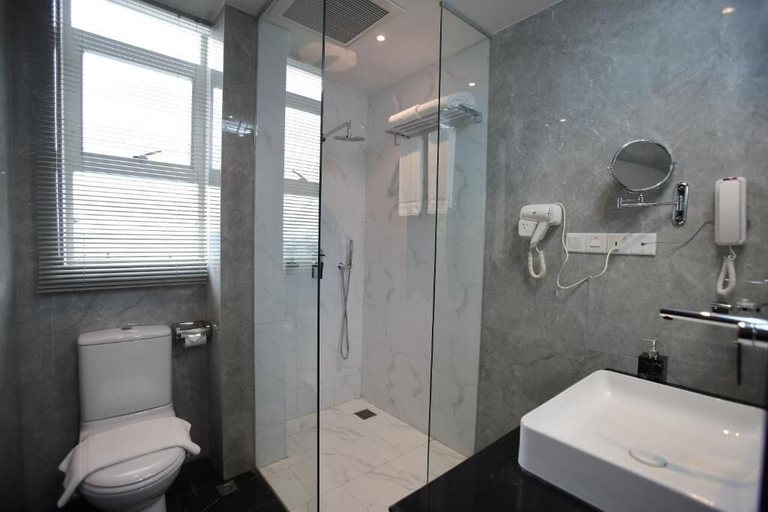 Bathroom 4, Empyrean Hotel, Dhaka