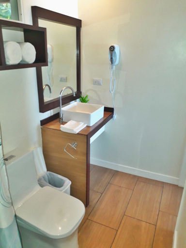Bathroom 5, Hotel Roca Sunzal, Tamanique