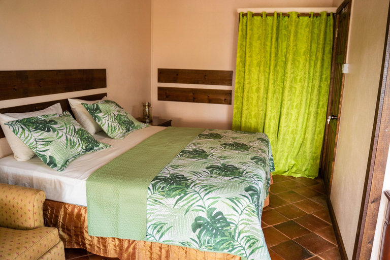 Bedroom 2, Sunny Palm Villas
