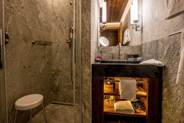 Bathroom 5, Riffelalp Resort 2222m, Visp