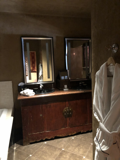 Bathroom 4, Border House at Crystal Bay Casino, Placer