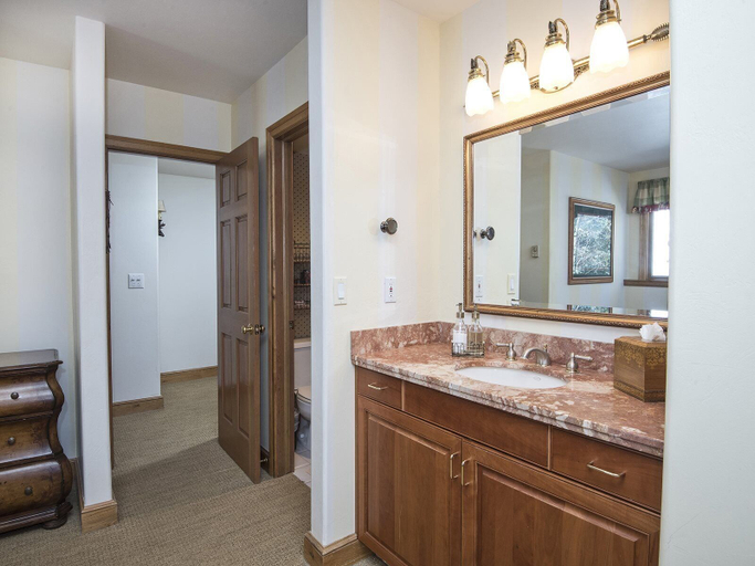 Bathroom 3, Meadows Townhome, Eagle