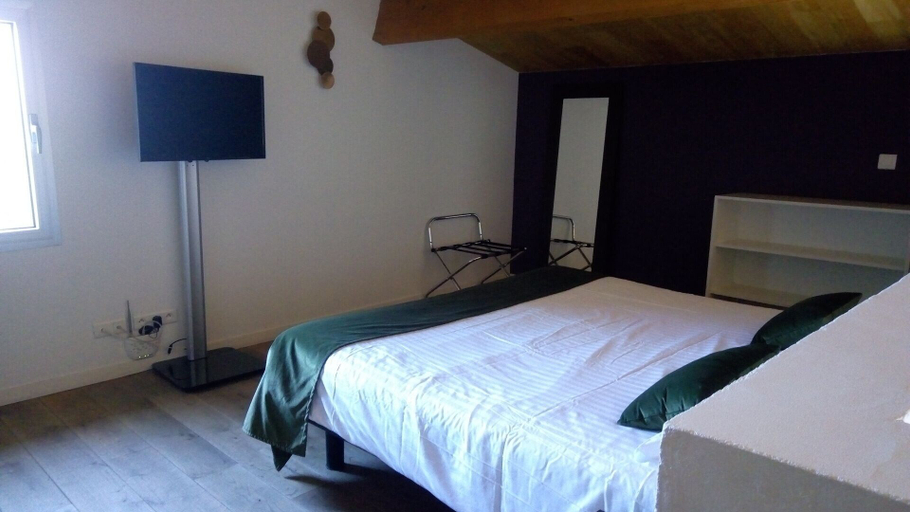 Bedroom 4, Les Gîtes de l'Ermitage, Vienne