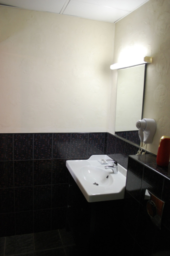 Bathroom, Mini Hotel Khata, Northern
