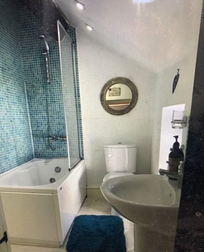 Bathroom, Cavedale cottage, Derbyshire